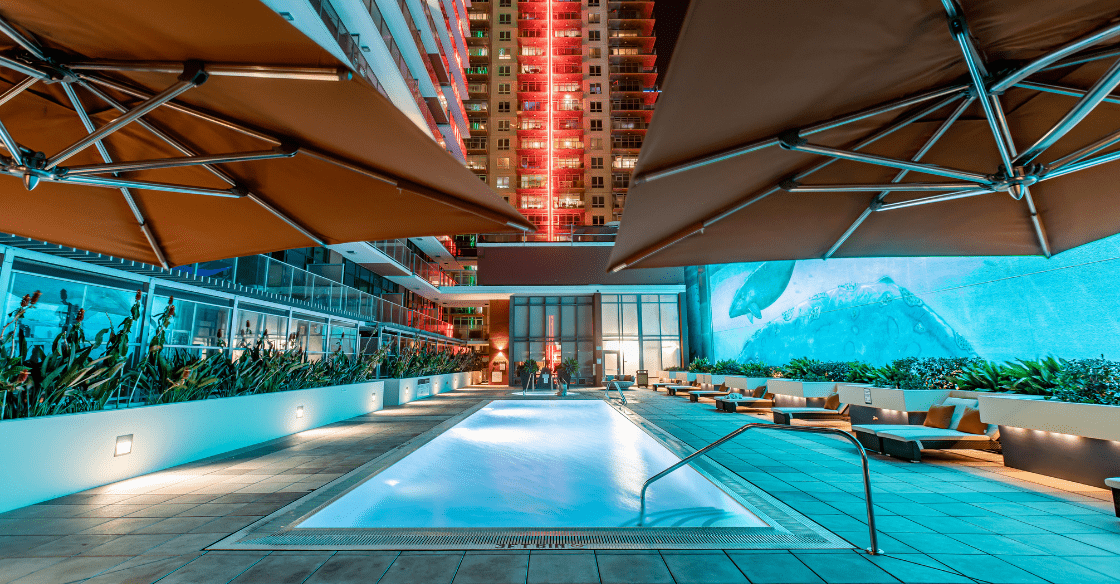Swimming pool at Ariel Apartments in downtown San Diego